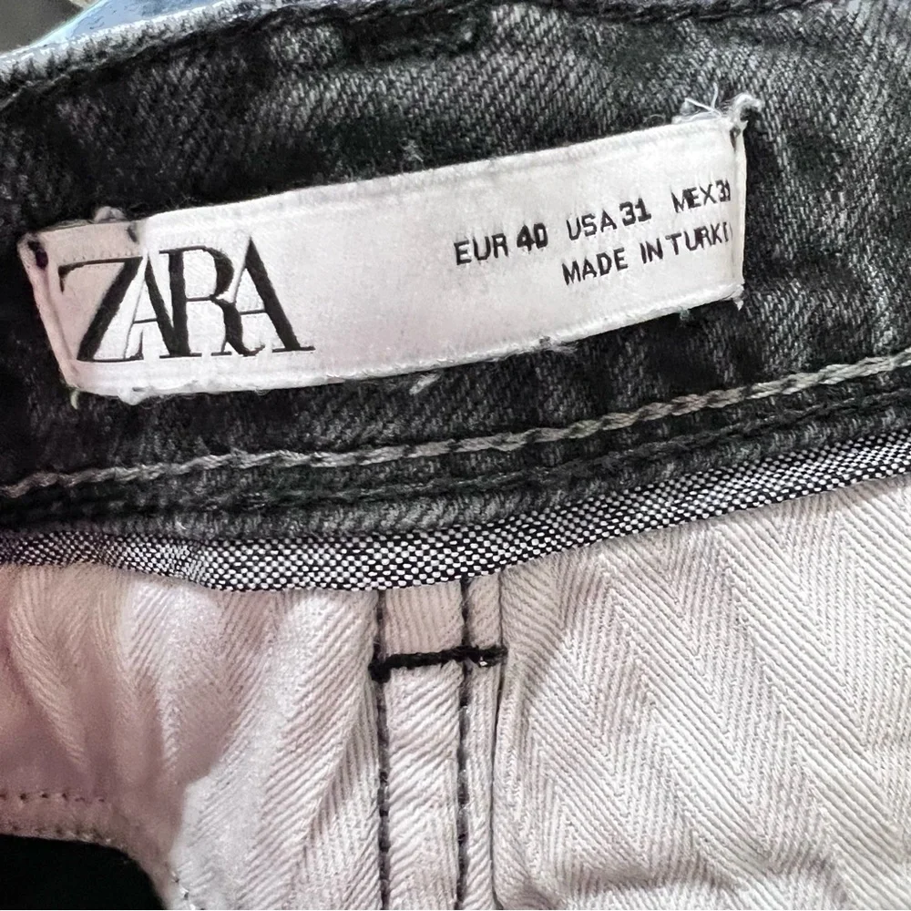 Zara Black Faded Slim Fit Demin Jeans 31